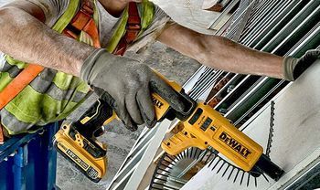 ШУРУПОВЕРТ АККУМУЛЯТОРНЫЙ БЕСЩЕТОЧНЫЙ DEWALT DCF620D2K ID999MARKET_6227130 фото