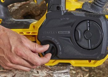 FERĂSTRĂU CU GRĂDINĂ FĂRĂ FIR STANLEY FATMAX SFMCCS630M1 ID999MARKET_6232035 foto